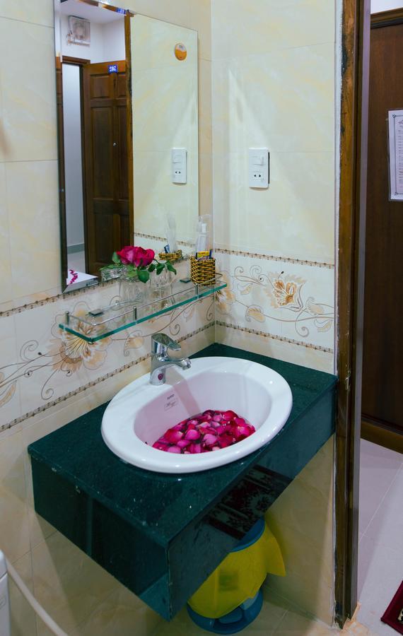 Nhat Nga Hotel ブンタオ エクステリア 写真